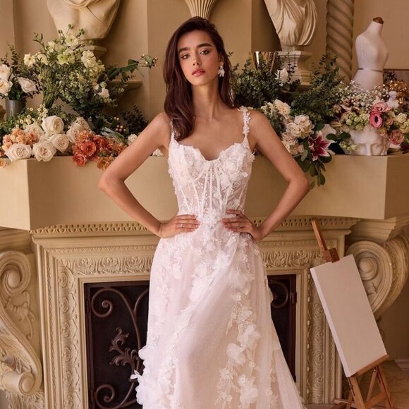 NEW FORMAL OFF WHITE SLEEVELESS SHEATH FLORAL EMBELLISHED WEDDING GOWN CD WL045